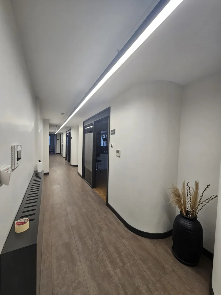 Diş kliniği koridoru ve bekleme bölümü, Caddebostan Kadıköy