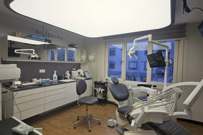 Treatment room with a modern dental unit, dental clinic in Caddebostan, Kadıköy